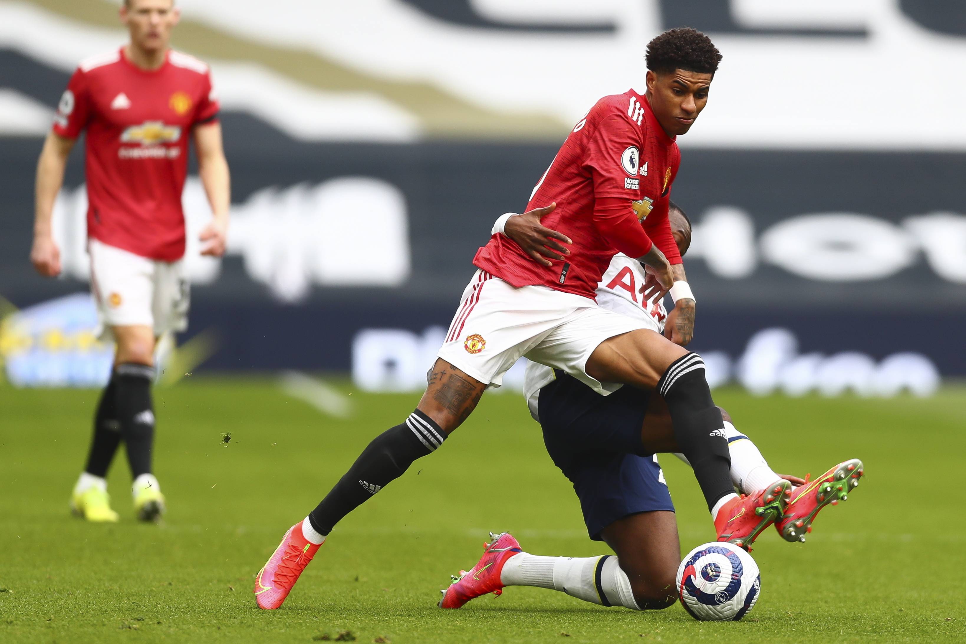 更以精彩表 更以精彩表